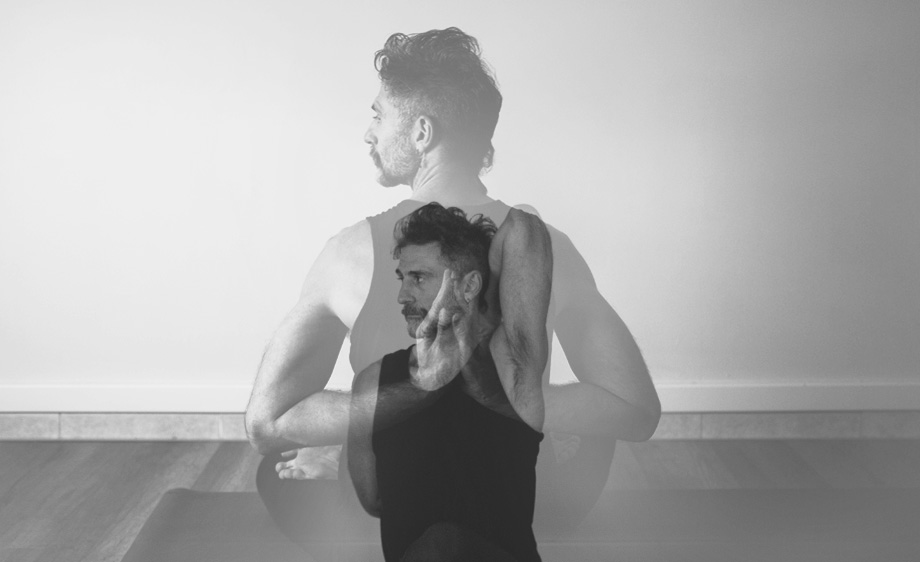 InfinitYoga è un sistema semplice, completo per guidarti a partire dal mondo della tradizione indiana dello yoga verso un contemporaneo immenso che dentro di noi.